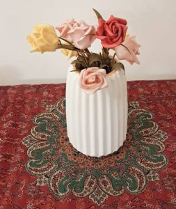 گلدان سفیدشیاردار